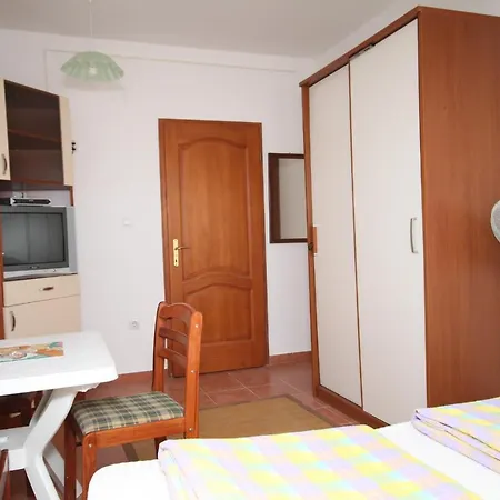 3316g Apartament Povljana